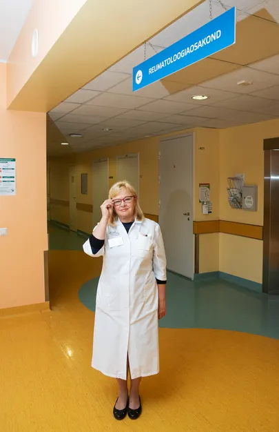 ITK reumatoloogiakeskuses on loodud õdedele erinevaid töökohti. Katti Kõrve selgitab, et nad on sisse seadnud roteerumise – nii on võimalus töötada osakonnas statsionaari õena, päevaravis, teha iseseisvaid vastuvõtte või teha jalaravikabinetis käelisi tegevusi.