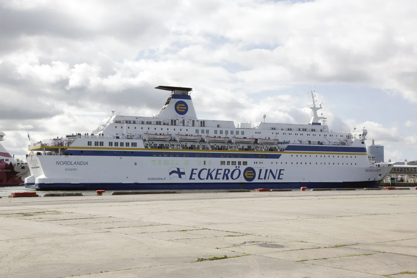Eckerö Line oma reisijatel avalikult tukkuda ei luba.