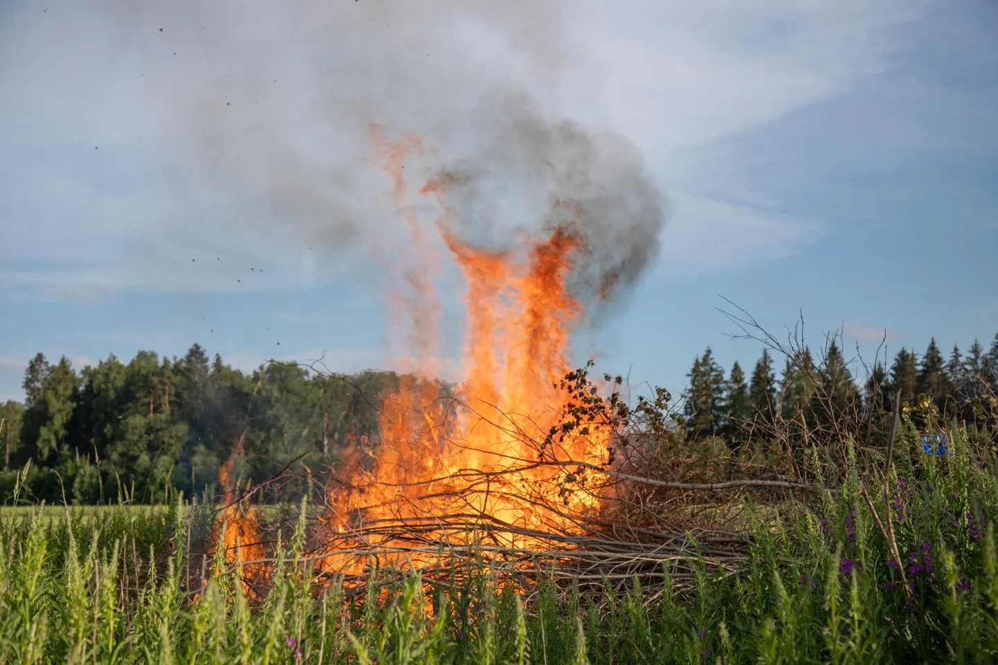 Möödunud ööpäeval said päästjad 72 väljakutset, kuid suuremaid põlenguid õnneks ei olnud.