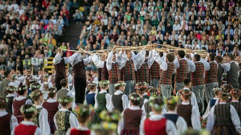 REPORTAAŽ ⟩ Leedu tegi tantsupeoga Eestile silmad ette