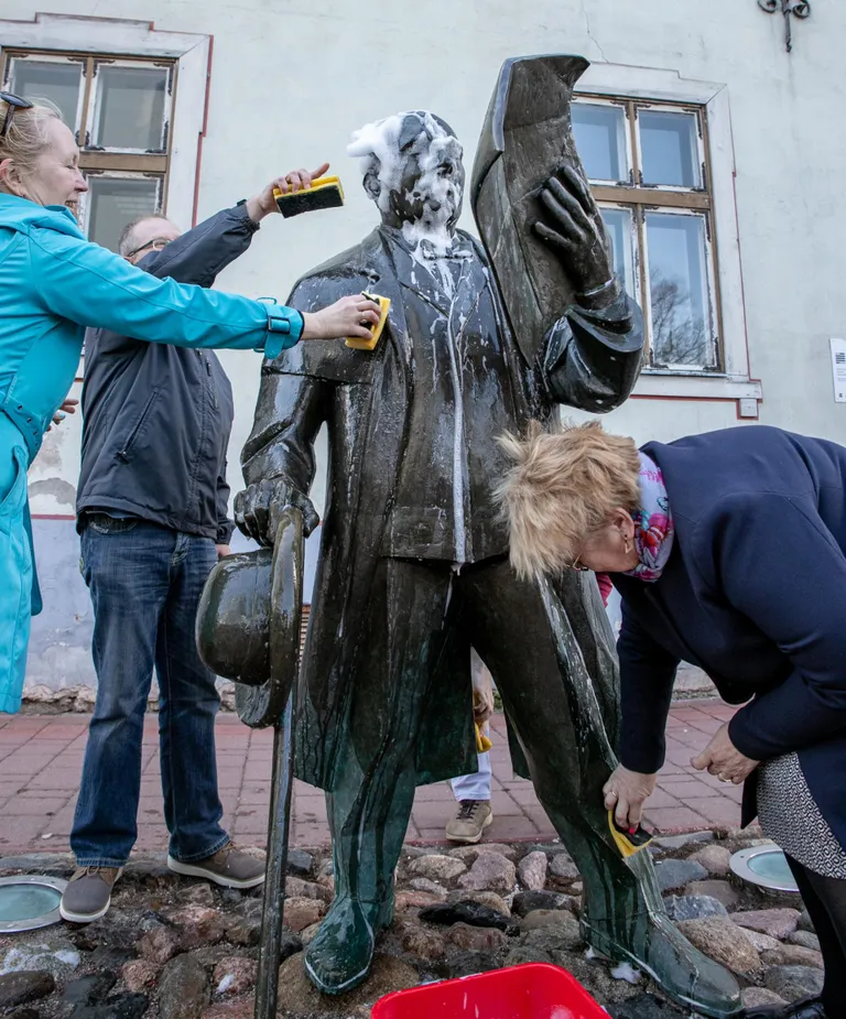 Jannseni kuju pesemine.