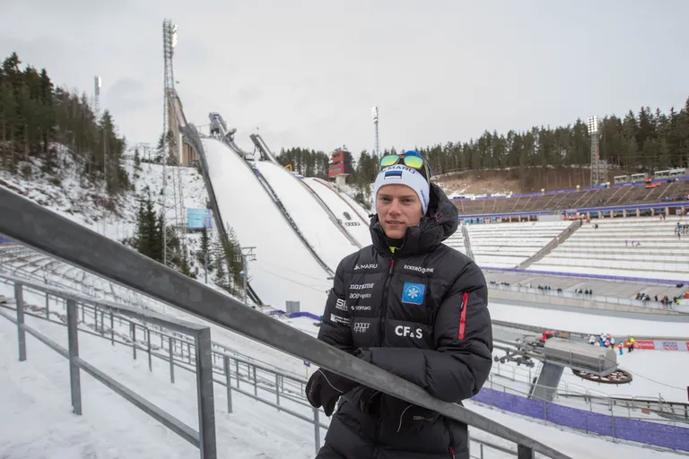 Kristjan Ilves Lahti suusahüppemägede taustal. Foto. Tairo Lutter