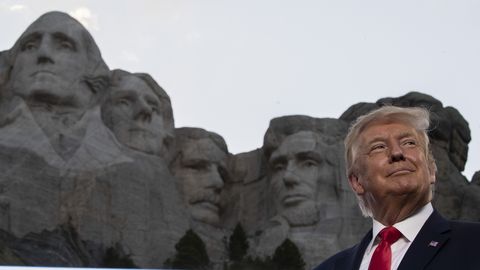 Trump tähistas Rushmore'is iseseisvuspäeva