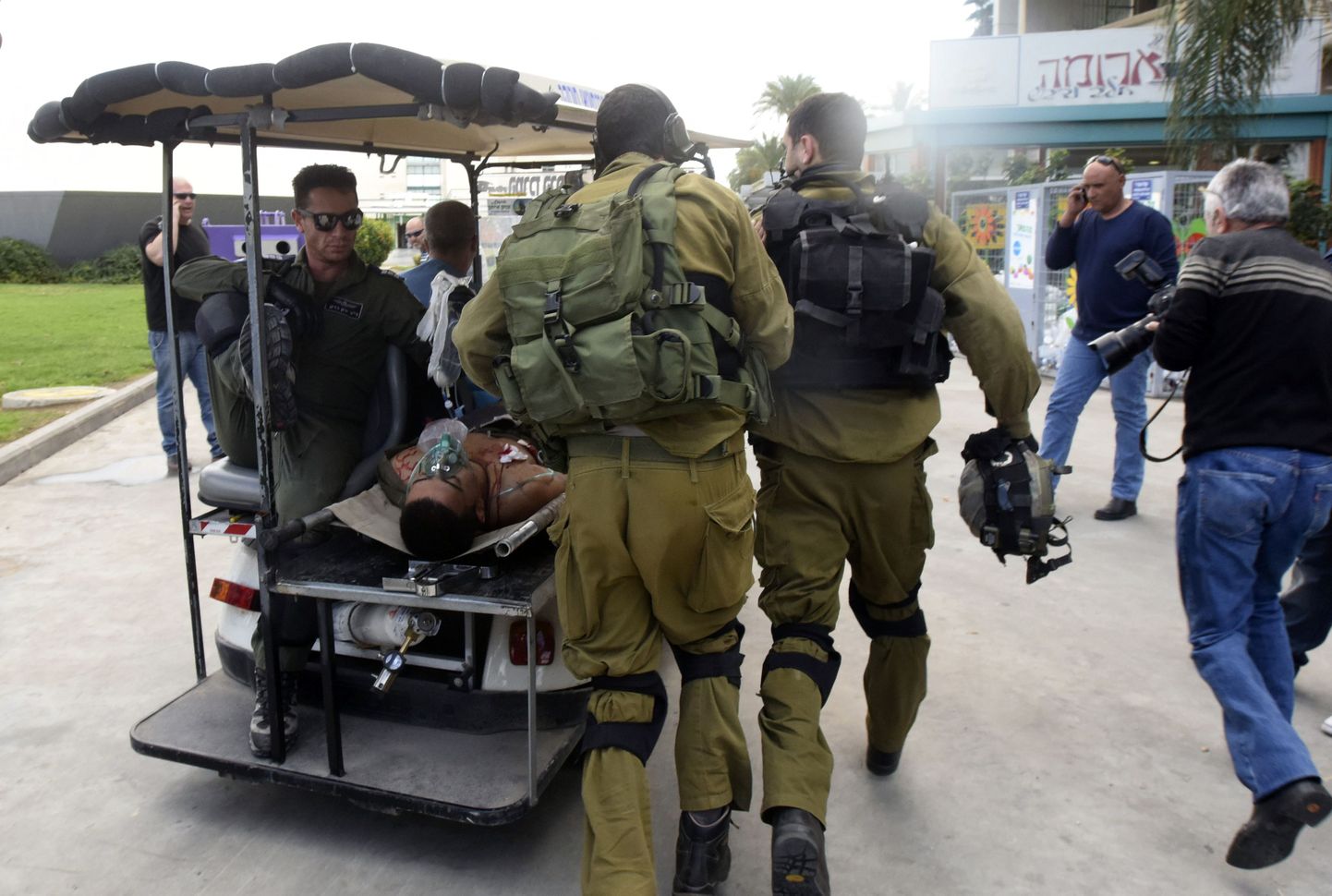 Tulevahetuses Beersheba lähedal haavata saanud Iisraeli sõdur.