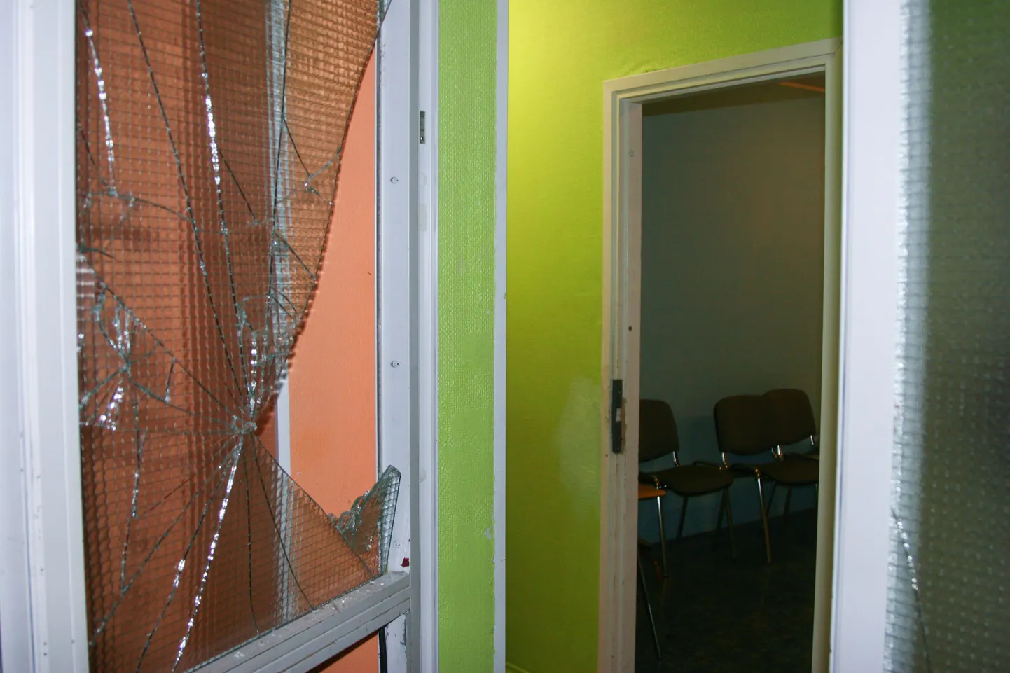 Tapa erikoolis mõne nädala eest vandaalitsenud õpilased lõhkusid peamiselt ukse- ja aknaklaase.