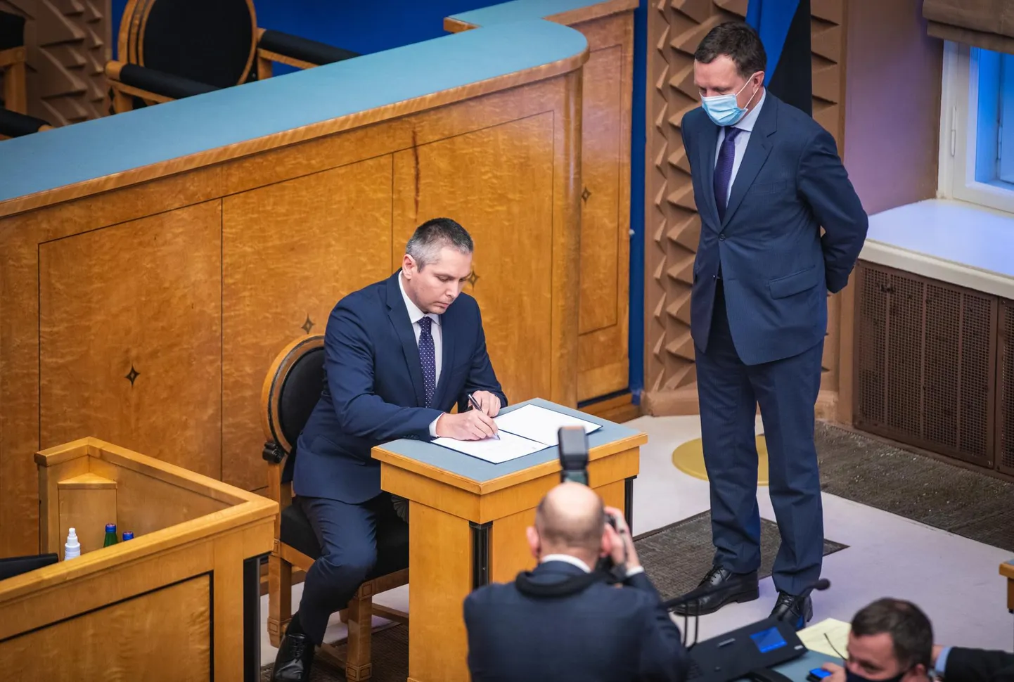 Taavi Rõivase asendusliige Marko Torm annab riigikogu istungi alguses ametivande.