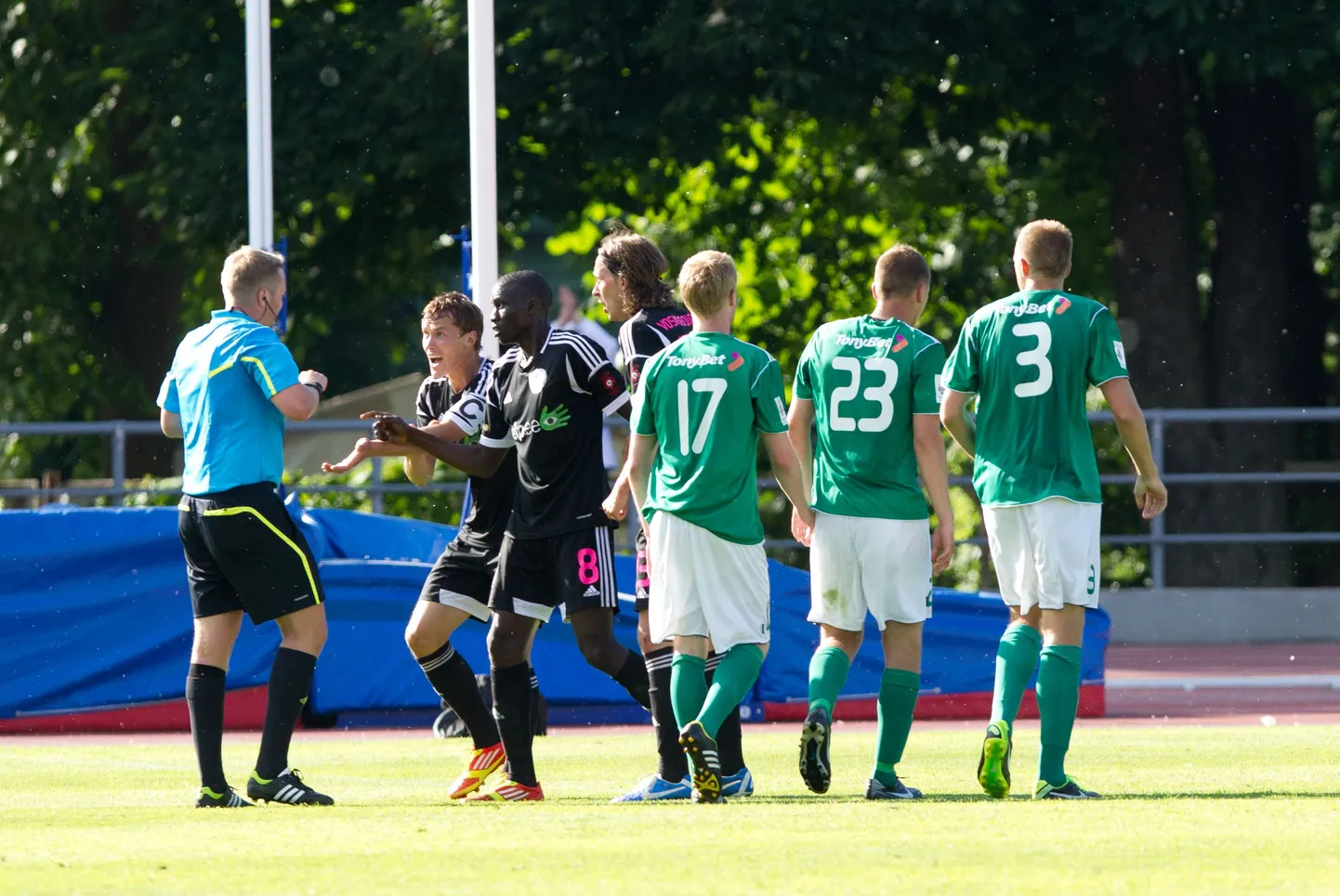 Tallinna Levadia (rohelises) ja Nõmme Kalju (mustas) lähevad ilmselt omavahel vastamisi juba Eesti karikavõistluste 1/16 finaalis