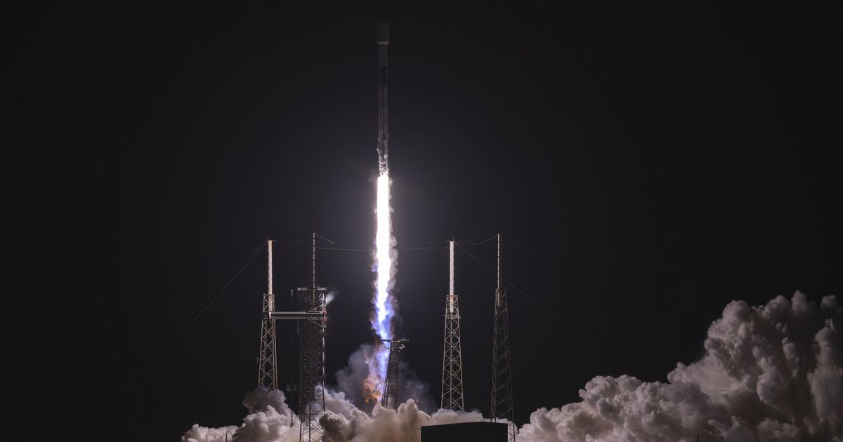 Starlink lasi täna kosmosesse esimesed tavalisi mobiilikõnesid pakkuvad satelliidid