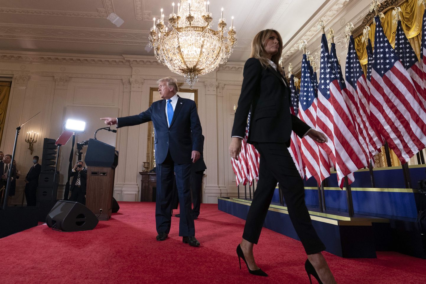 USA president Donald Trump ja ta naine Melania Trump 4. novembril Valges Majas. Donald Trump esinems valimisteemalise avaldusega