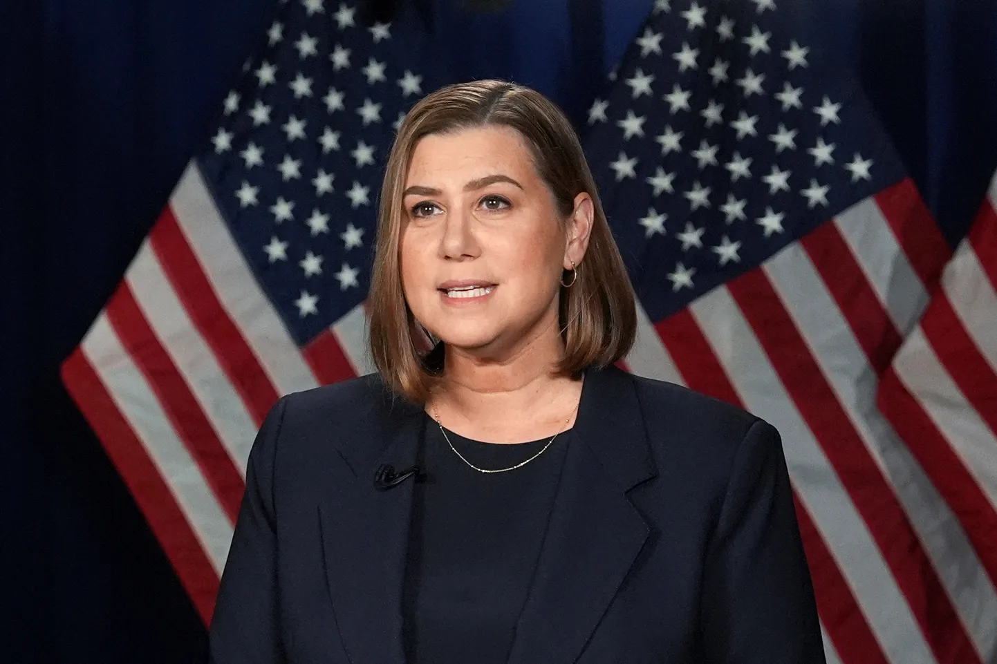Senaator Elissa Slotkin andmas Demokraatliku Partei vastust presidendi kõnele.