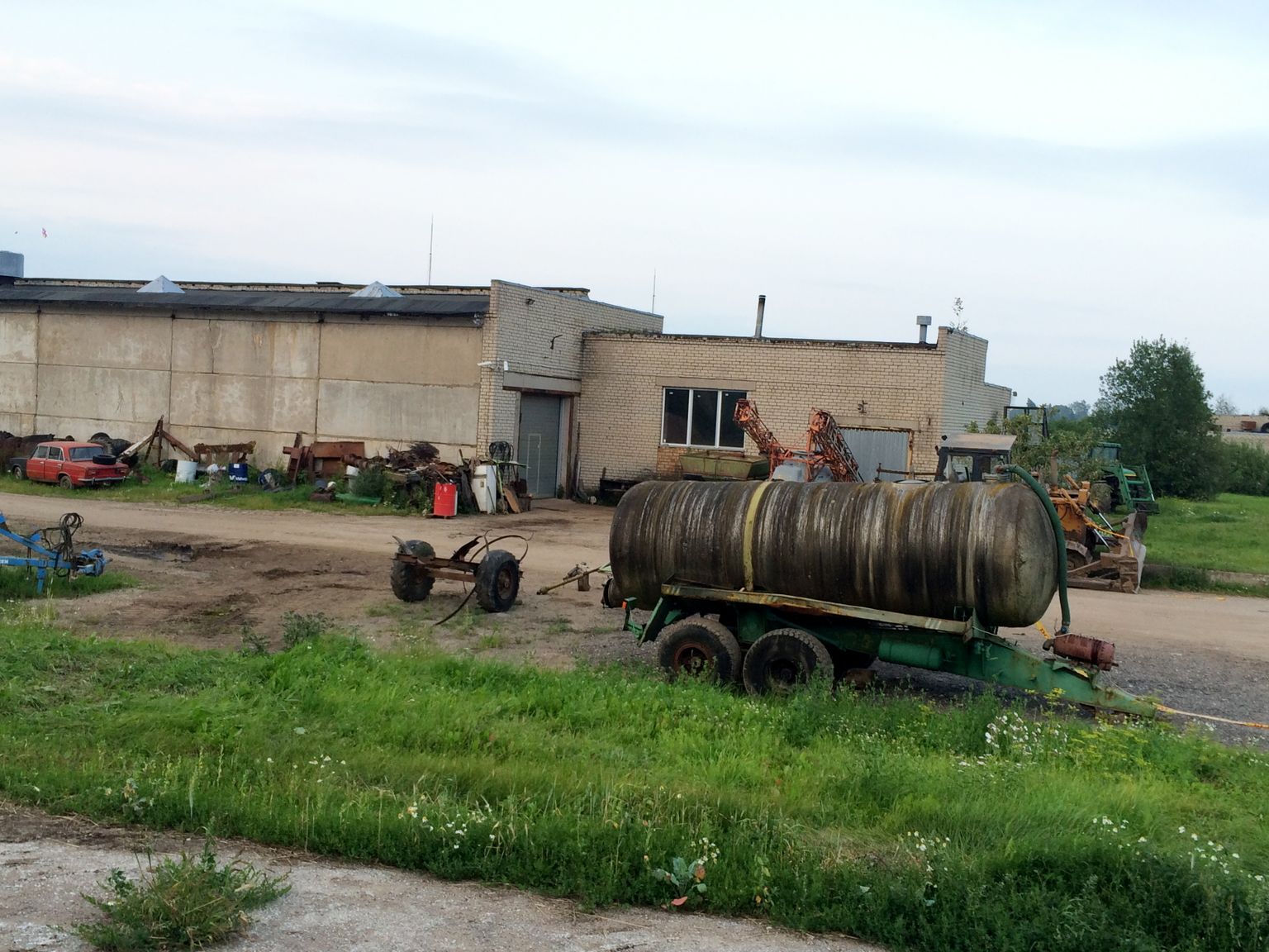 Dobeles novada Jaunbērzes pagasta zemnieku saimniecība "Makleri"