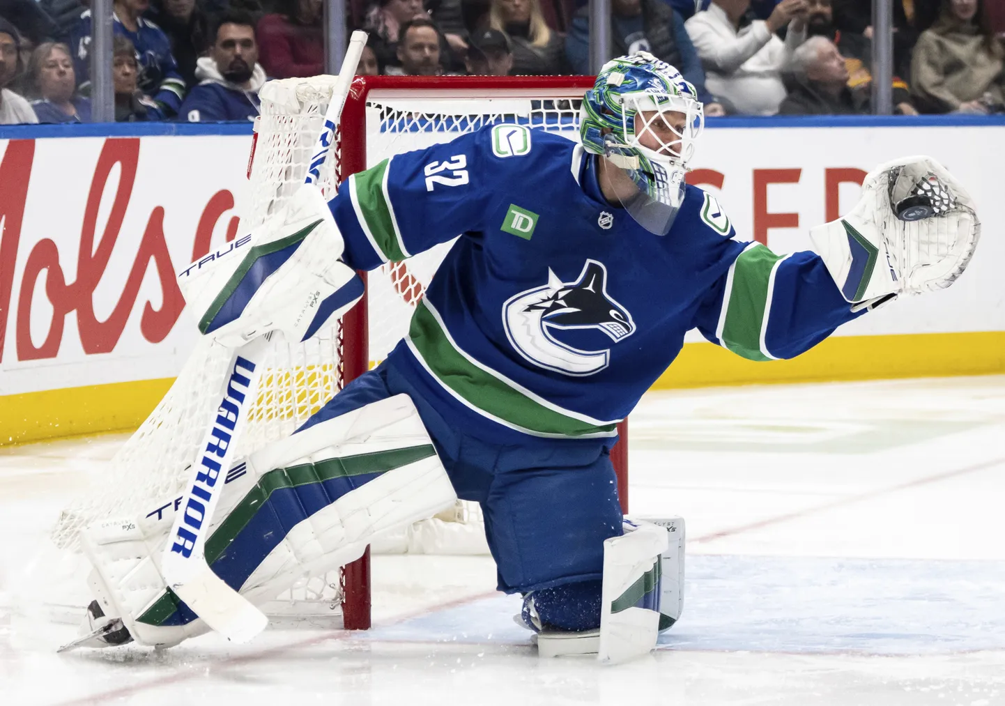 NHL kluba  Vankūveras "Canucks" vārtsargs Kevins Lankinens