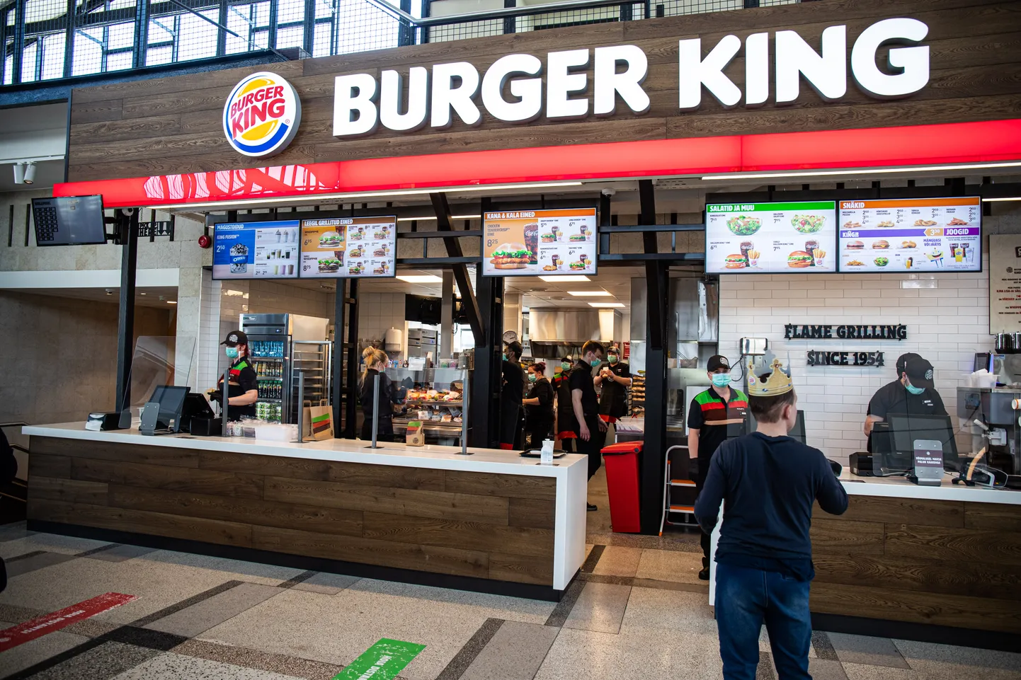 Tallinn. 20.05.2020
Burger Kingi restoran Balti jaama ootepaviljonis. 

Tallink Grupp is to open its first three Burger King restaurants in Tallinn.
In the picture is  waiting room at the Balti Jaam train station.
Foto: Remo Tõnismäe/Postimees