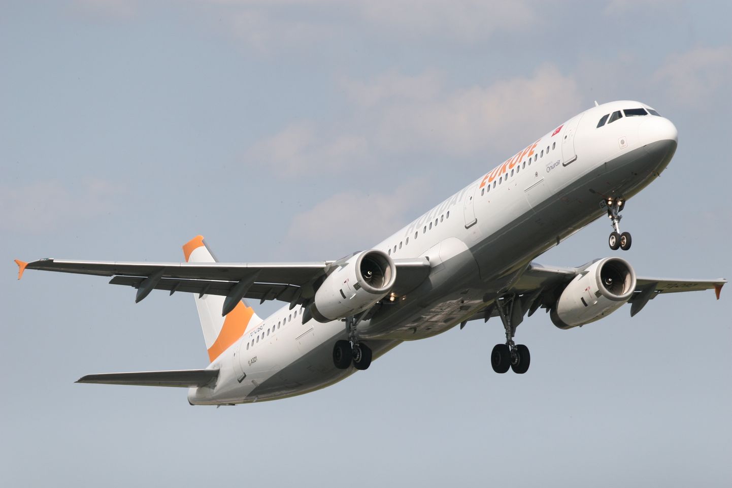 Onur Airi Airbus A321-231 lennuk, millega reisijad Türgist teel Eestisse olid.