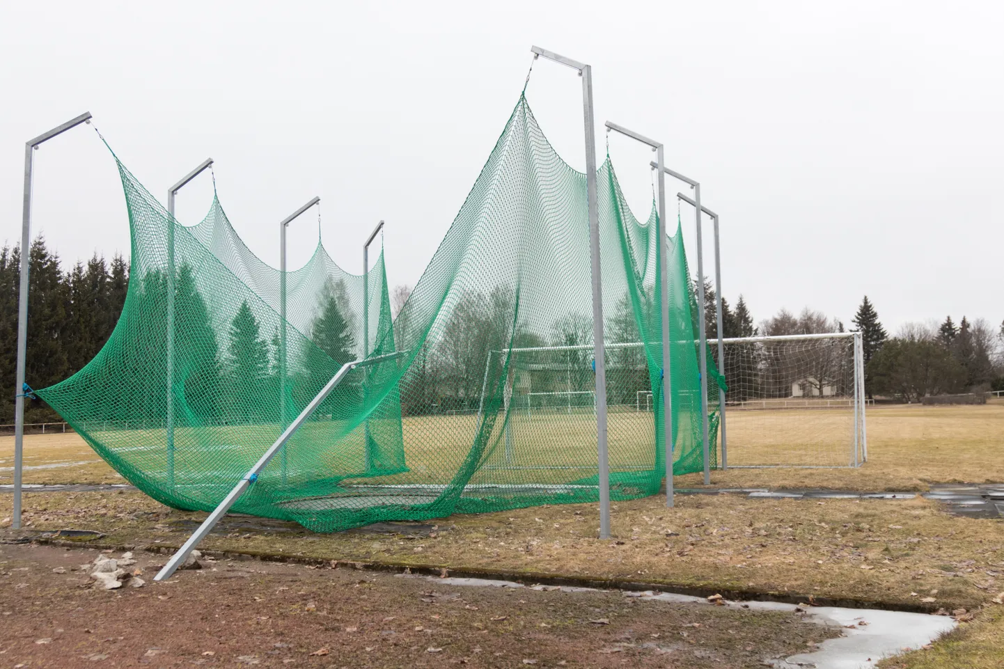 Suure-Jaani sportlased on staadioni remonti oodanud juba pikki aastaid.
