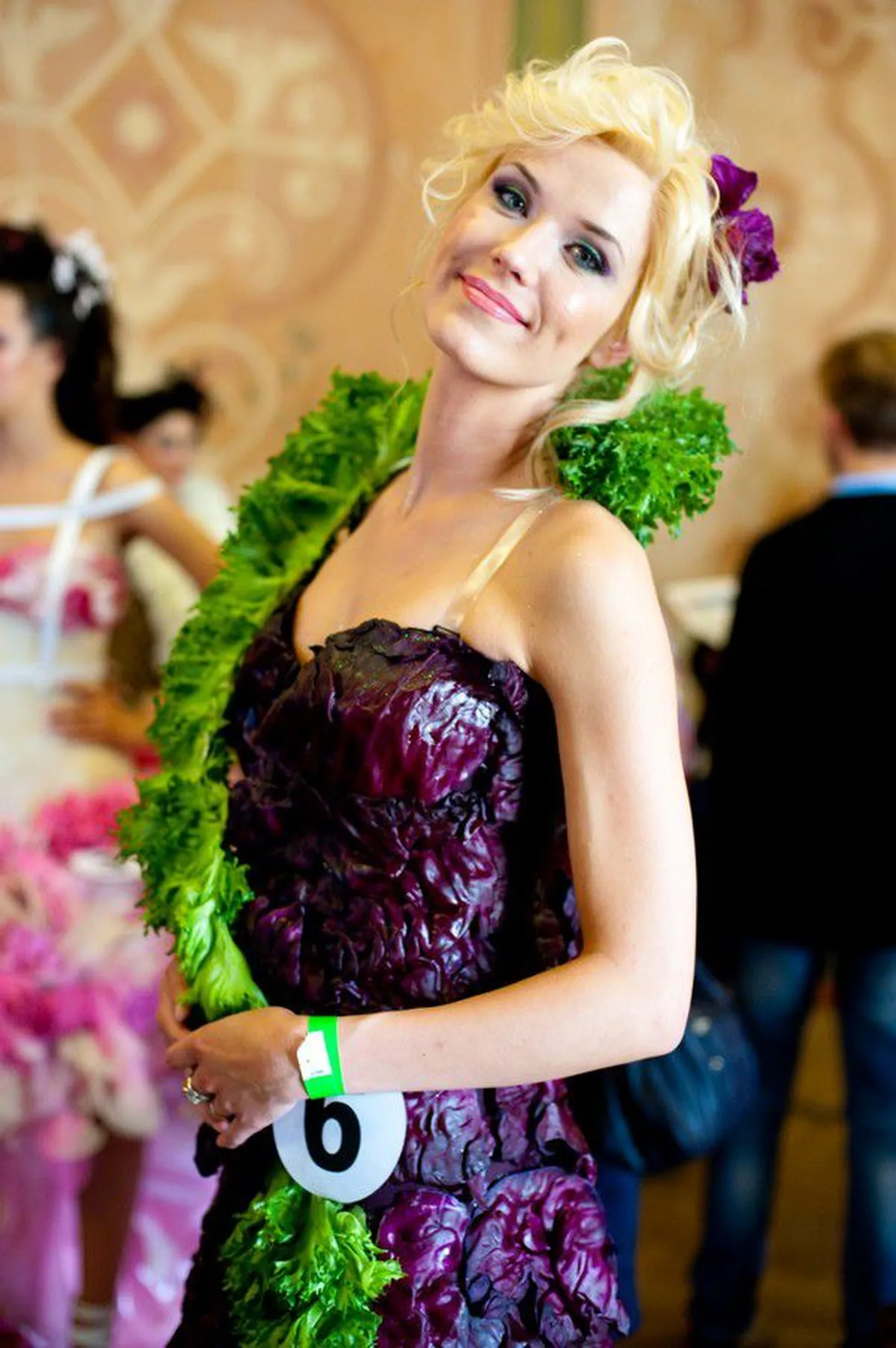Lilleball toimus juba kolmeteistkümnendat korda. Seekord Tallinna Vanalinna Päevade ajal Raekoja platsil. Kapsa-ja salatikleiti kandis Ithaka Maria Rahula