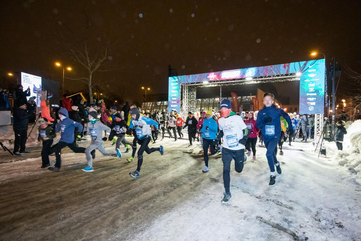 Eesti Ööjooks Talve eri on aasta viimane suurem spordisündmus Rakveres, mis toob linnatänavatele üle paari tuhande erilist elamust otsiva jooksuhuvilise.