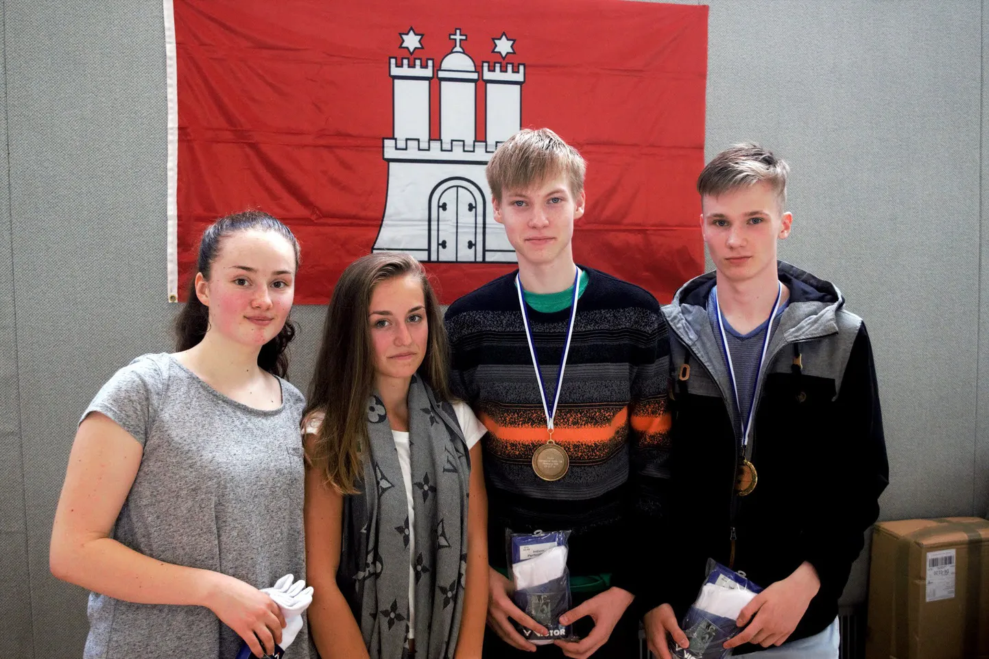 Tartlased Hamburgis peetud sulgpalli noorteturniiril. Pildil vasakult Merit Mägi, Victoria Korobova, Alexander Raudsepp ja Robert Sokman.