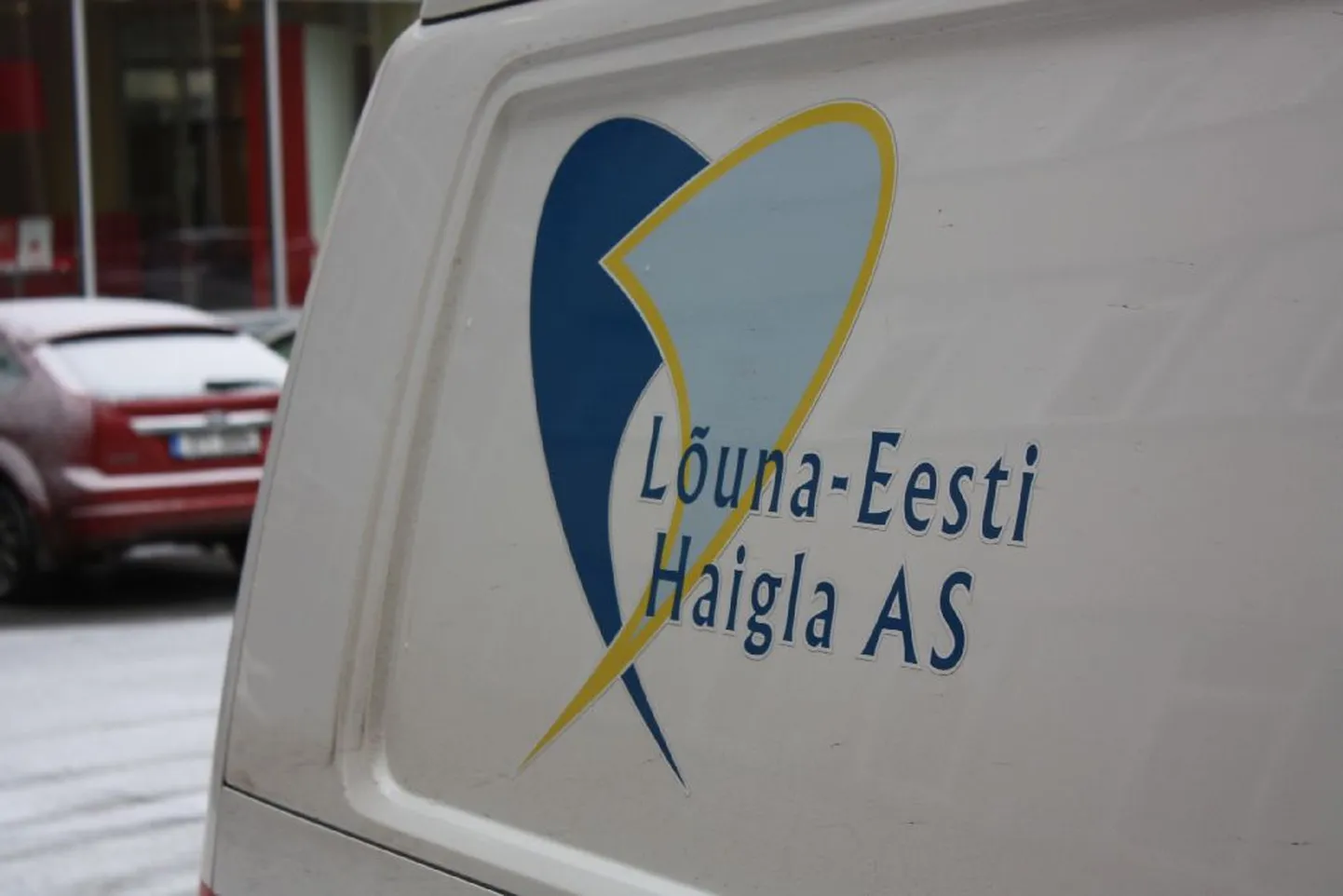 Lõuna-Eesti haiglas  on külastuskeeld, nagu ka mitmes teises raviasutuses.