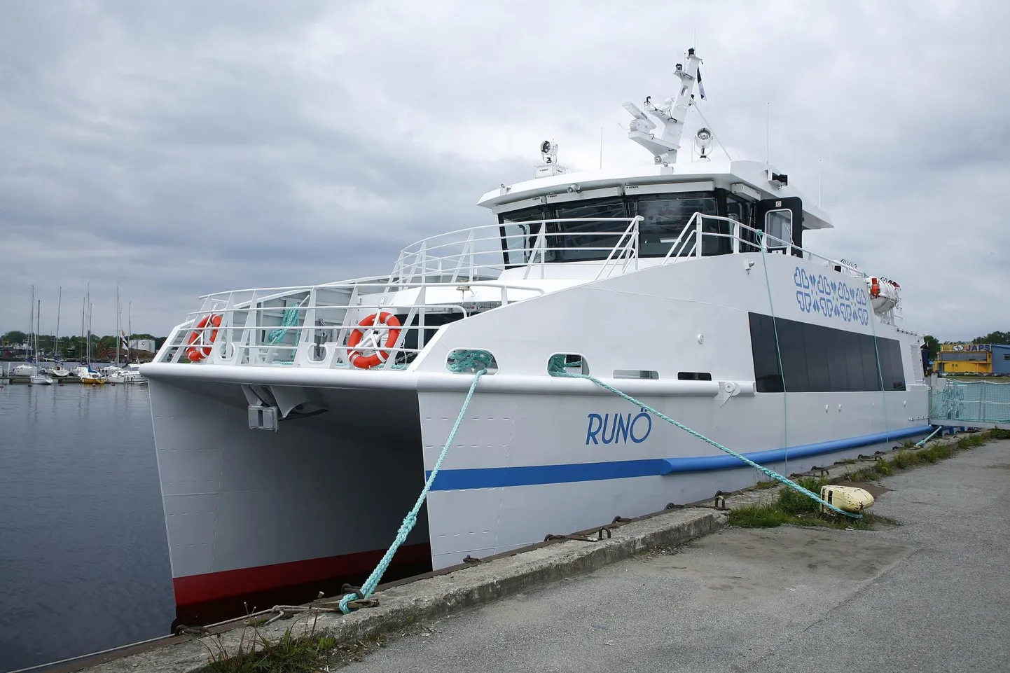 Katamaraan Runö.