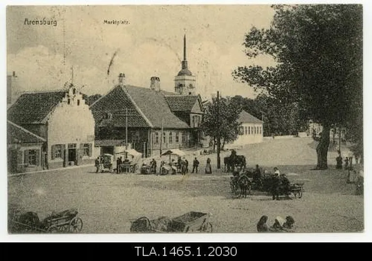 Arensburg. Marktplatz. (Kuressaare turg) 1912.