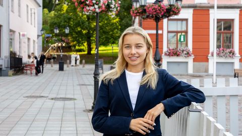 SANDRA LAUR ⟩ Ideoloogiline aktivism tuleb hoida Eesti koolist valgusaastate kaugusel