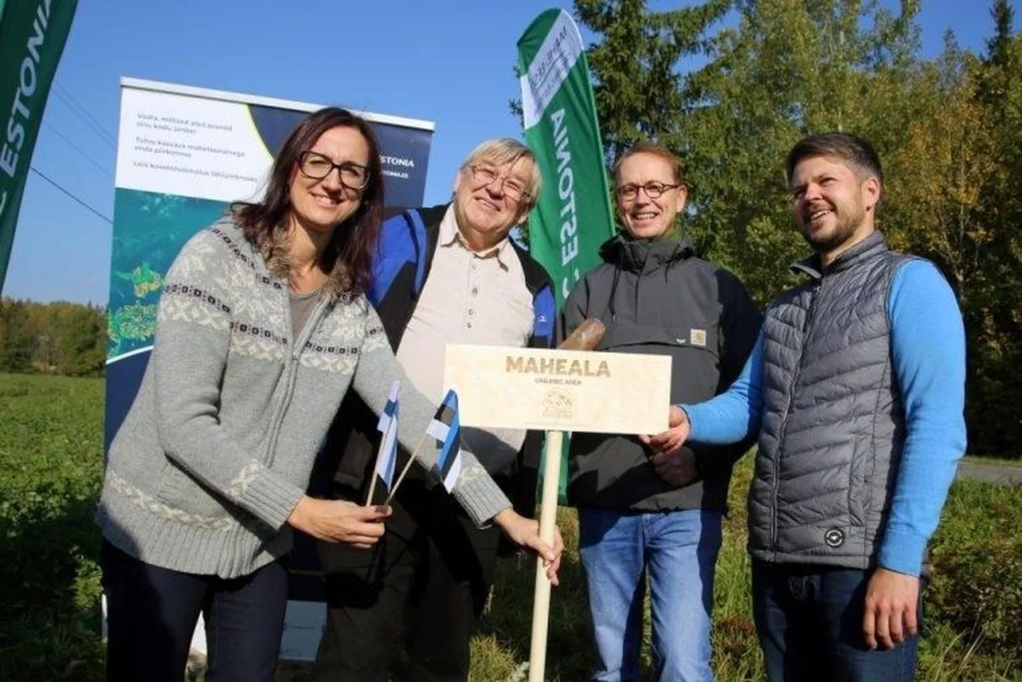 Organic Estonia eestvedamisel paigaldatakse üle Eesti maheala silte, et need paremini silma paistaks. Praegu on aga mahepõllumehe tulevik ebaselge.
