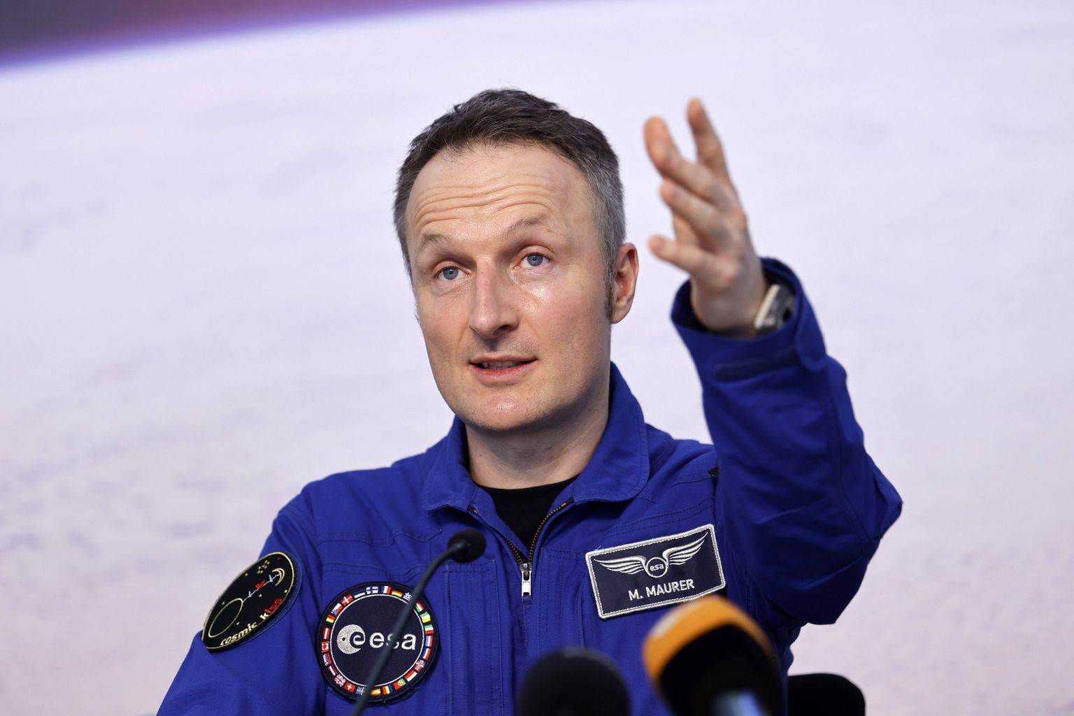 Saksamaa ja Euroopa kosmoseagentuuri (ESA) astronaut Matthias Maurer 11. mail 2022 Kölnis pressikonverentsil
