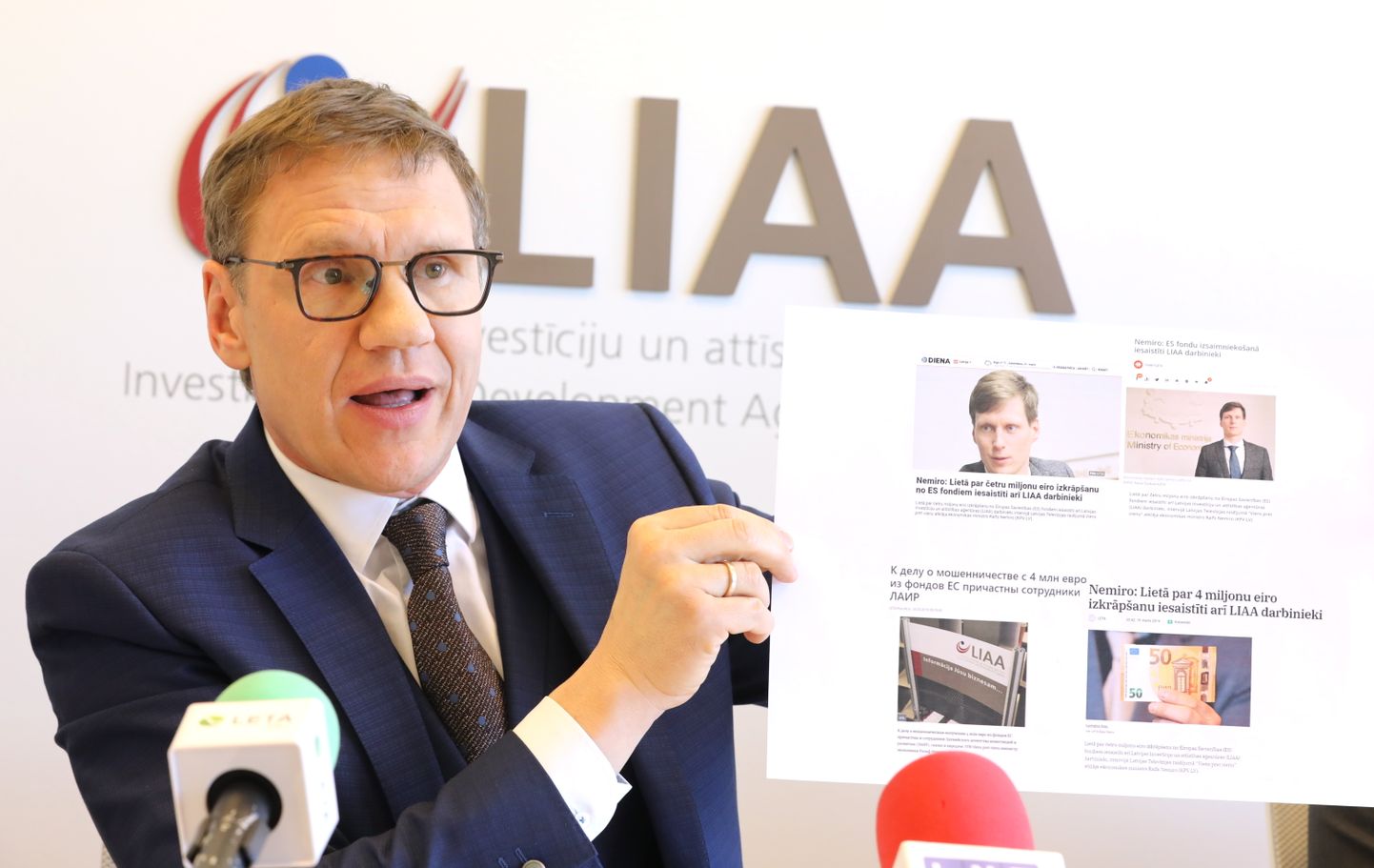 Latvijas Investīciju un attīstības aģentūras (LIAA) direktors Andris Ozols piedalās preses konferencē, kurā informē par LIAA darbinieku iesaisti Eiropas Savienības struktūrfondu izkrāpšanā.