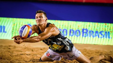 Pļaviņš/Fokerots pasaules čempionātā netiek tālāk par pirmo "play-off" kārtu