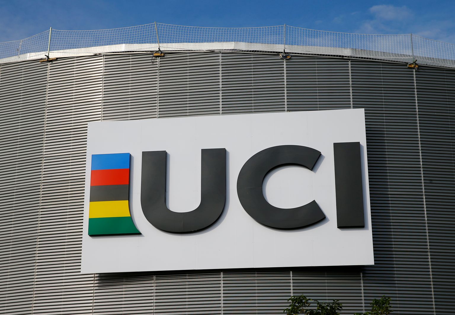 Rahvusvahelise jalgrattaliidu (UCI) logo.