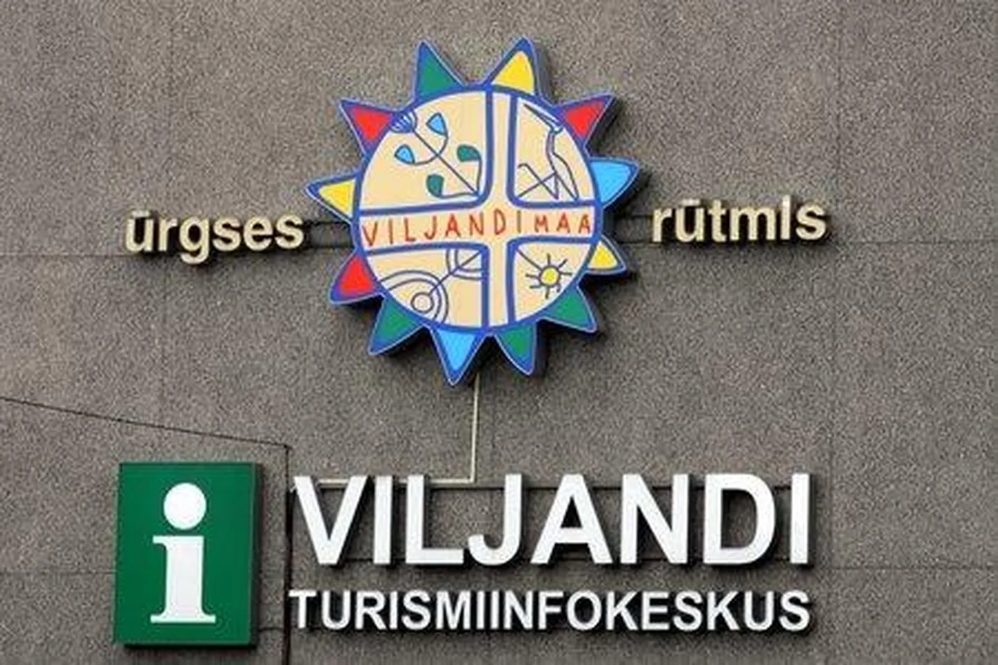 Seni ametite majas toimetanud Viljandi turismiinfokeskusel tuleb leida uued ruumid. Aprilli algusest kuulub turismiinfokeskus arenduskeskuse alla, kellega koos ta peagi uutesse ruumidesse kolib.