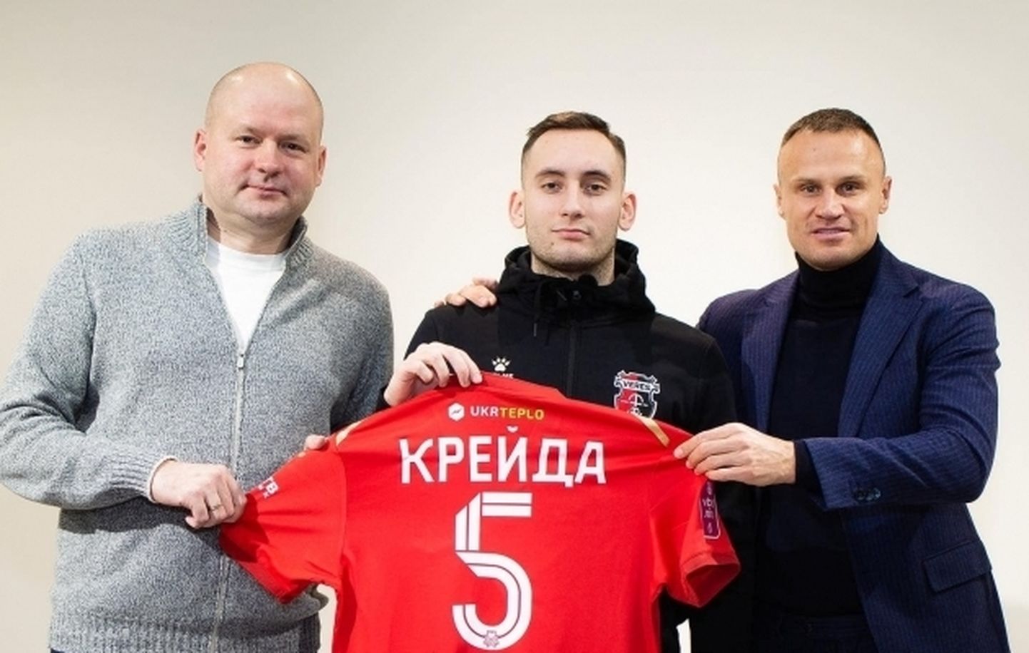 Vladislav Kreida uue koduklubi särgiga.