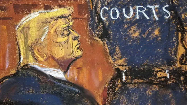 Трамп давно не любит судей. Вот тут ему оглашают приговор за фальсификацию с целью сокрытия выплат порнозвезде Сторми Дэниелс.
