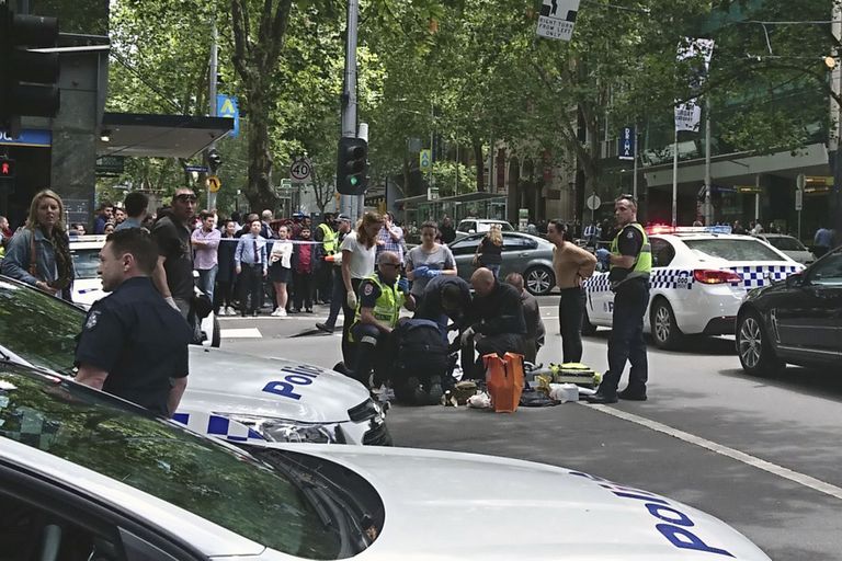 Austraalias Melbourne'is sõitis auto kõnniteele rahva sekka, hukkus vähemalt kolm inimest / EDGAR SU/REUTERS / Scanpix