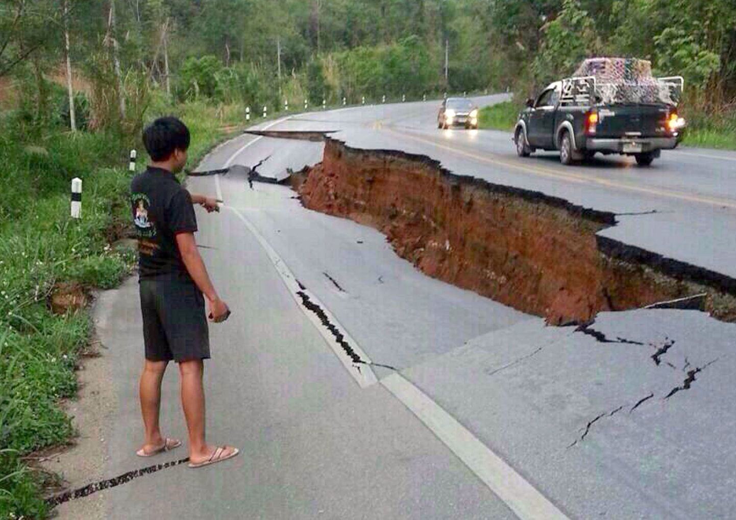 Последствия землетрясения в Таиланде.