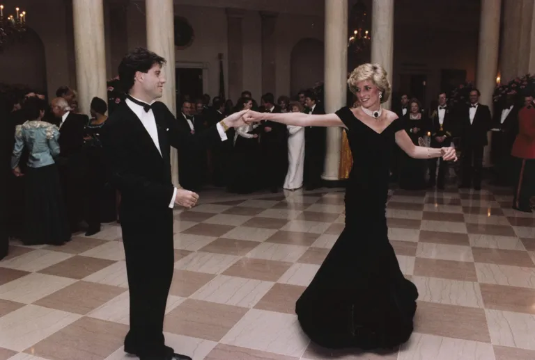 John Travolta ja printsess Diana tantsimas Valges Majas 9. novembril 1985.