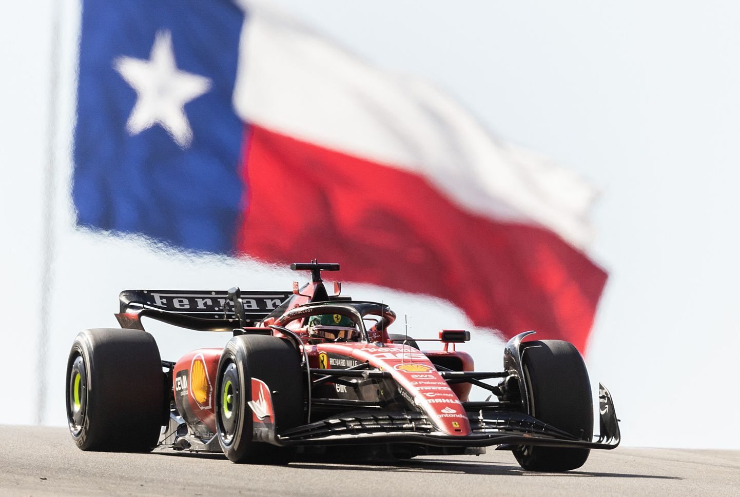 Charles Leclerc USA GPd võõrustanud Austini ringrajal.