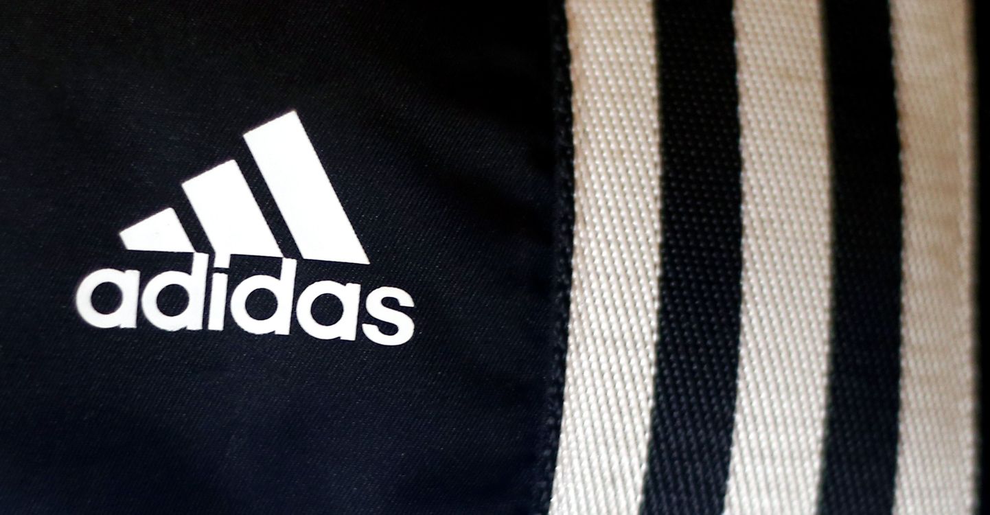 Логотип Adidas. Иллюстративное фото.