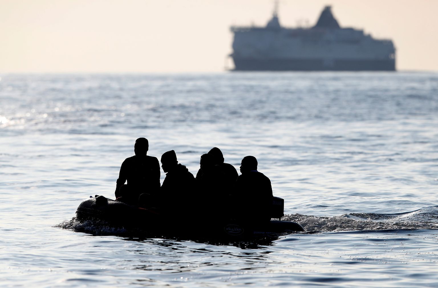 Migrandid ületamas La Manche'i väina. Pilt on illustratiivne.