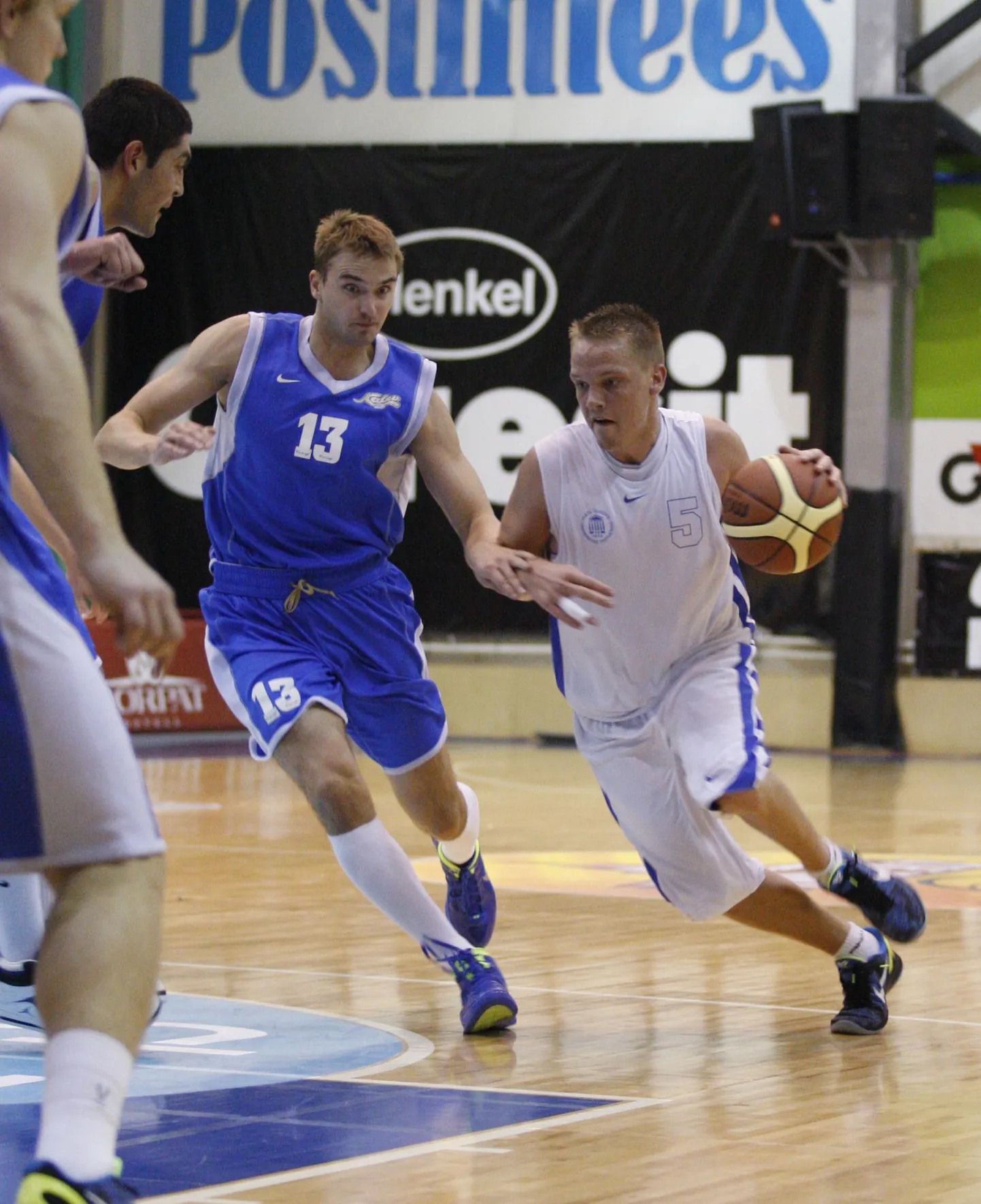 Tartu Ülikool võitis BBL Cupil Kalev/Cramo lisaajal 108:106 (pildil Sten Sokk ja Gregor Arbet).