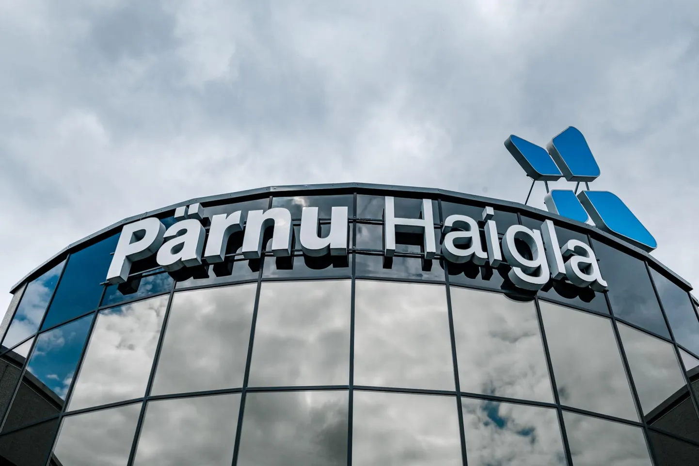 Peresünnitus tavalisest rangemate reeglitega on Pärnu haiglas taas lubatud.