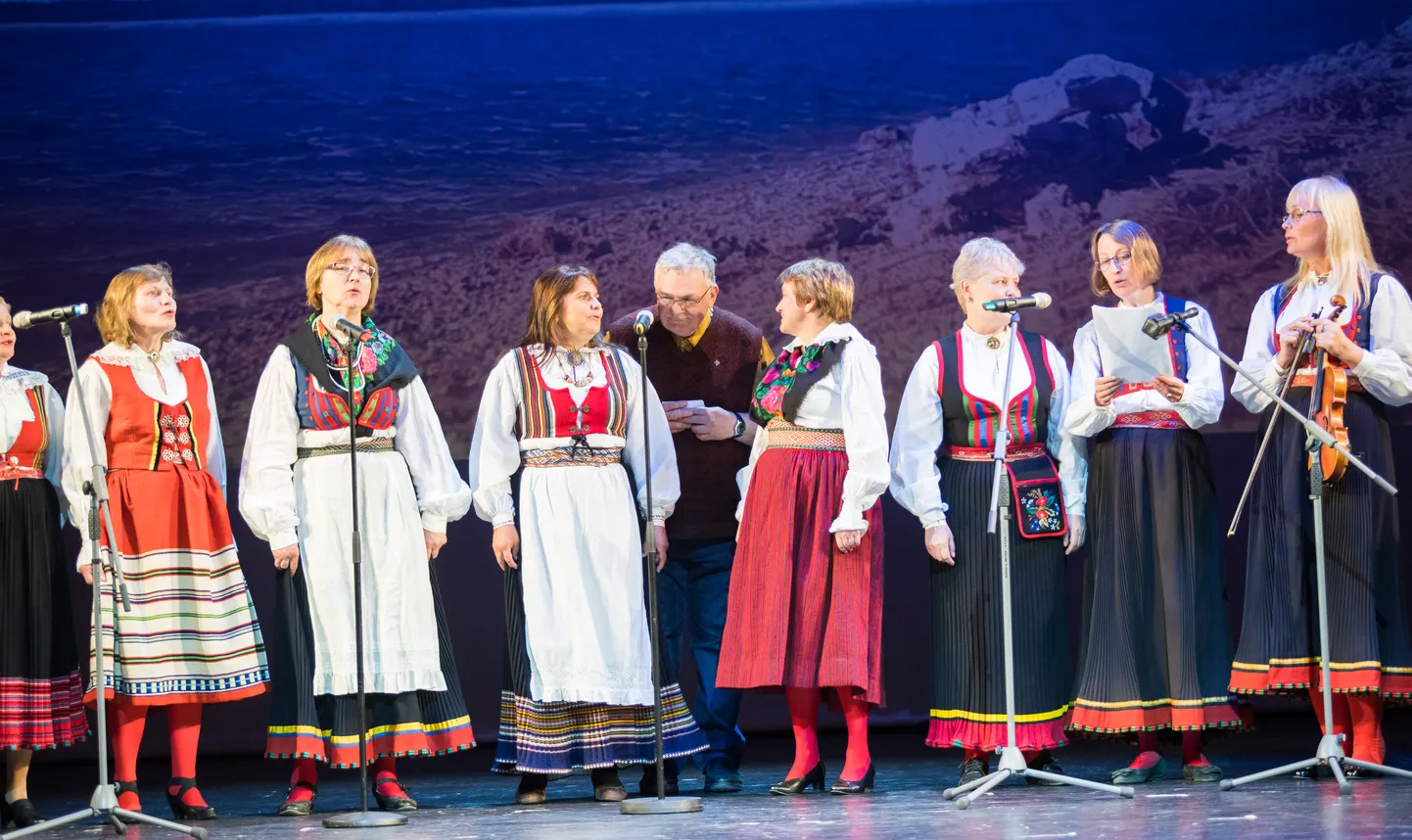 2019. aastal toimus puutega inimeste XXIV kultuurifestival Rakvere teatris ning siis sai laval näha Saaremaa puuetega koja ansamblit Viu ja Sõbrad.