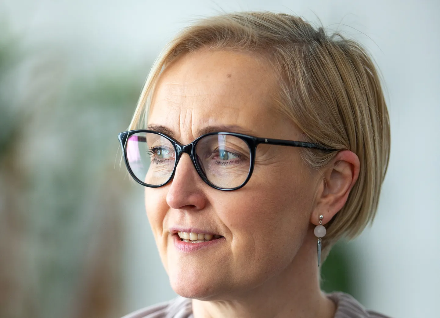 Haridus- ja teadusminister Kristina Kallas ning teised haridusvaldkonna inimesed debateerivad tasulise kõrghariduse teemal.