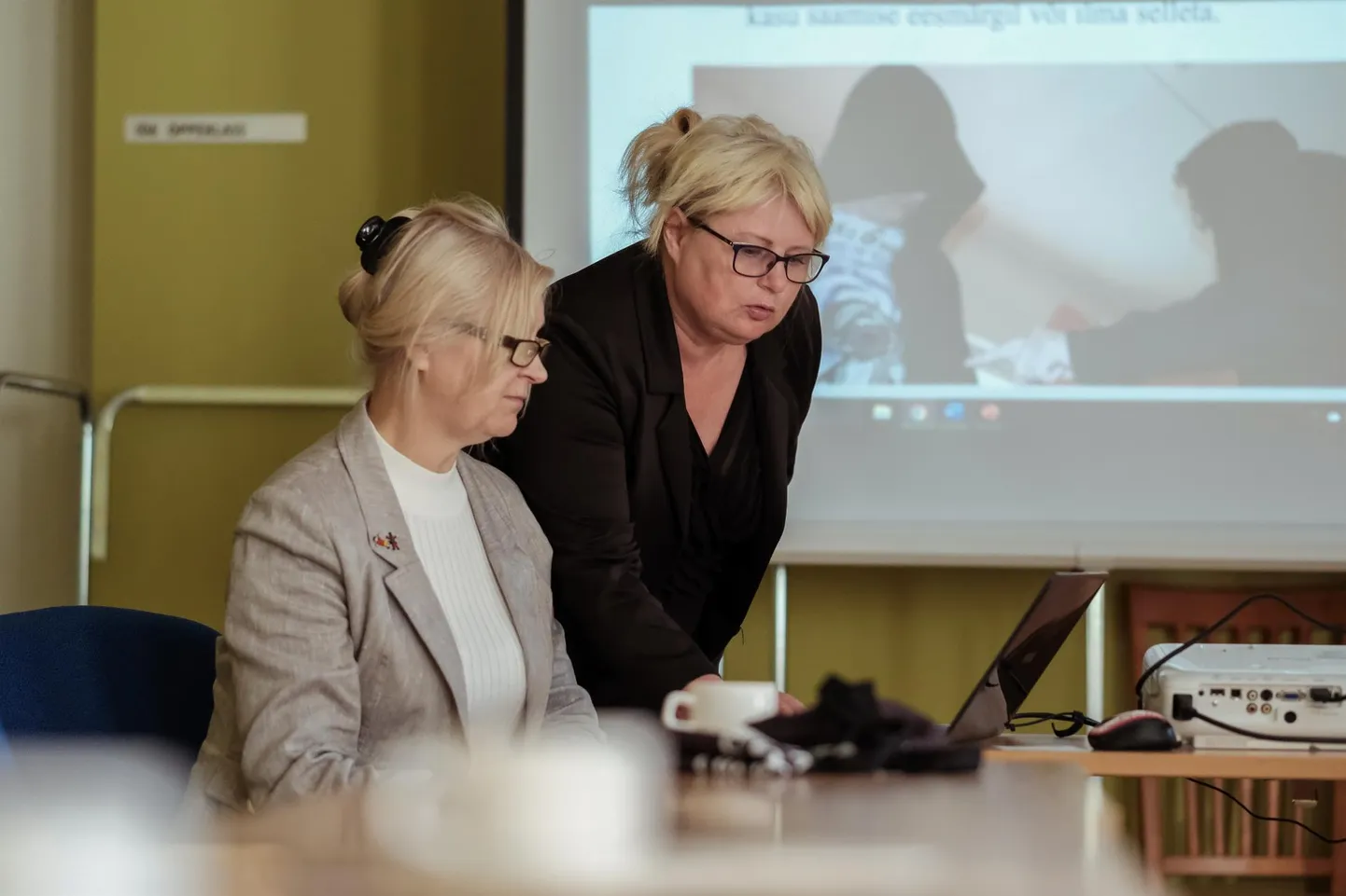 Inim­kaubanduse ekspertide Merle Haruoja ja Eda Möldri hinnangul võib inimkaubanduse ohvriks langeda igaüks.