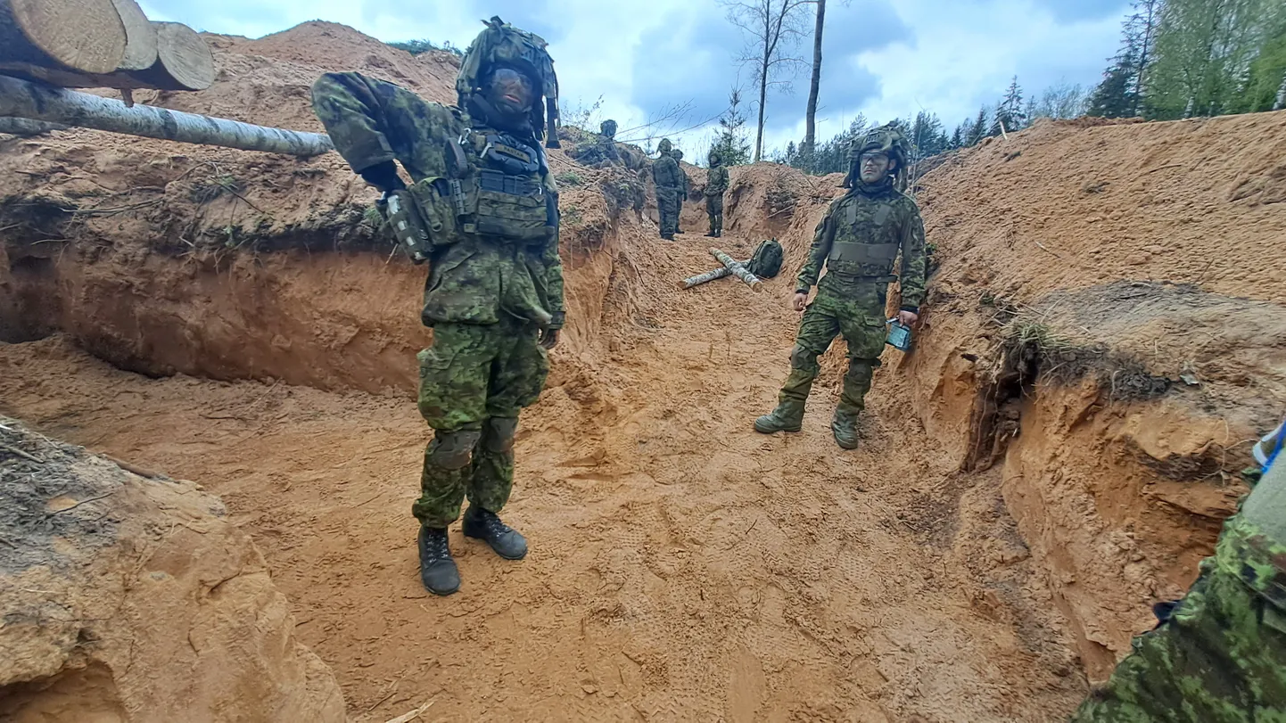 Kuperjanovi pataljon on end Kanepi kandis positsioonidele seadnud.