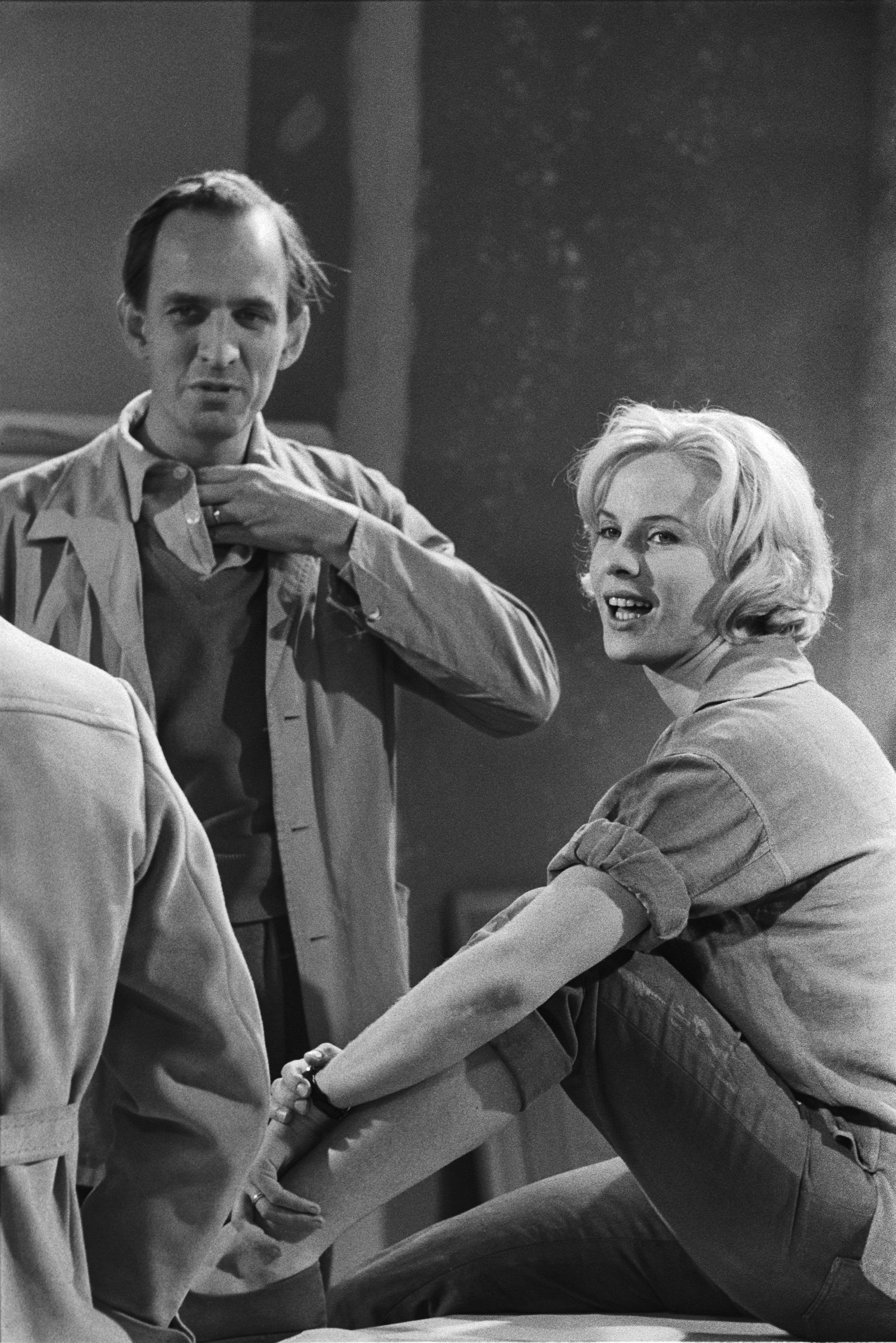 Ingmar Bergman koos Bibi Anderssoniga võtteplatsil aastal 1960