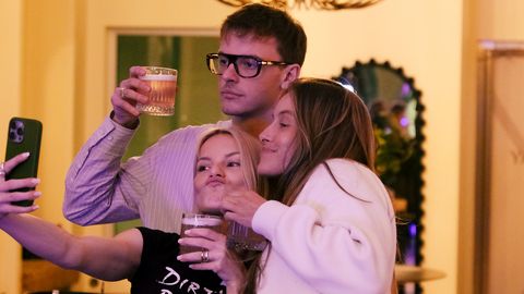 GALERII ⟩ Uute jookide eksklusiivne lansseerimisõhtu meelitas kohale mitmeid tuntud nägusid