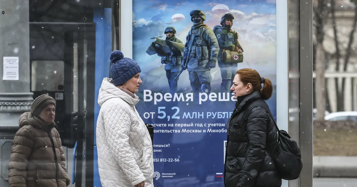 SÕJA ÜLISTAMINE VÕI LEIN? ⟩ Vene sõdurite lesed äratavad tehisintellekti abiga mehed ellu