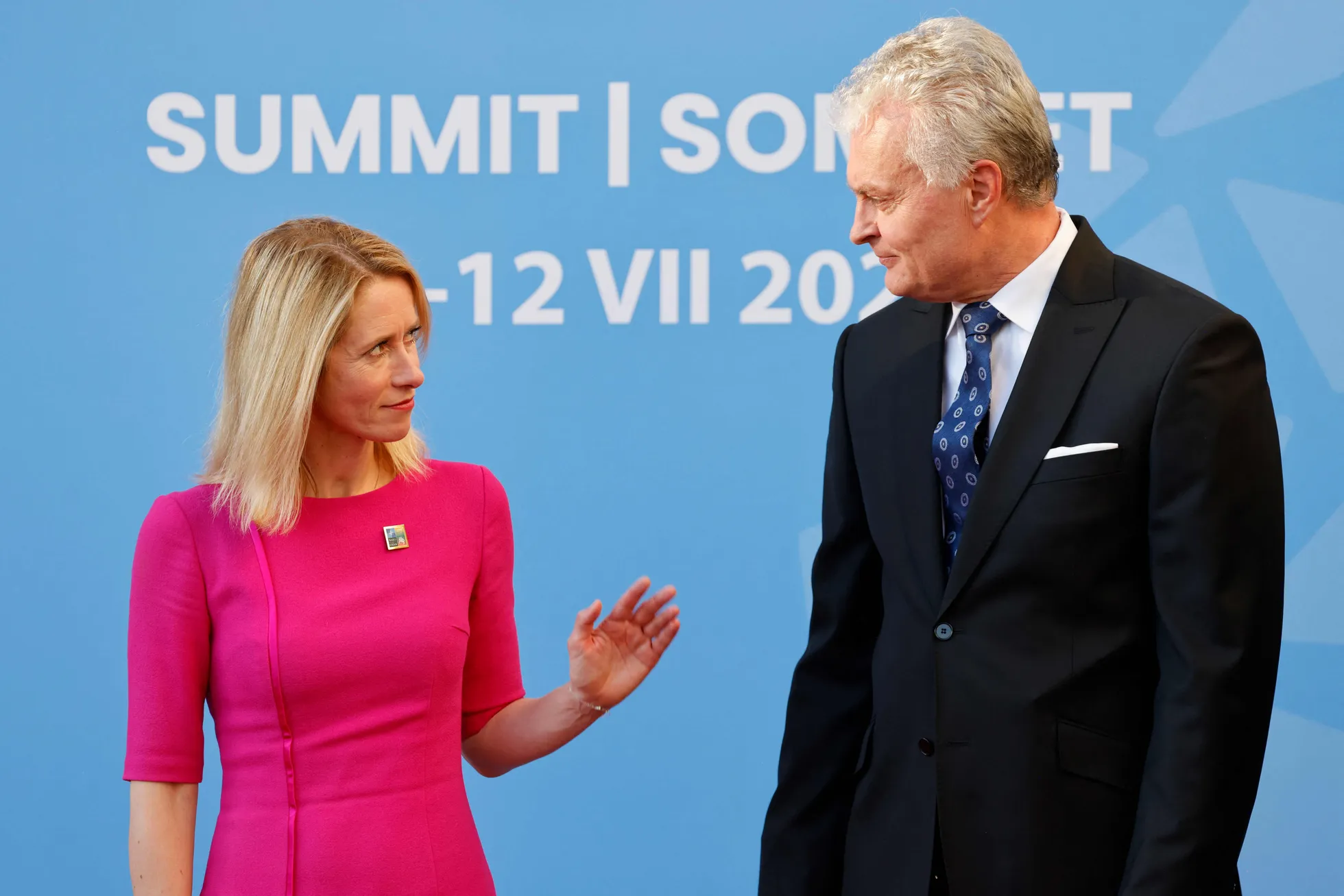 Eesti peaminister Kaja Kallas ja Leedu president Gitanas Nausėda NATO tippkohtumise lõuna eel 11. juulil 2023. aastal. Toona olid Balti riigid ühtse rindena Ukraina ja Rootsi seljataga NATO liikmesuse teemal. 